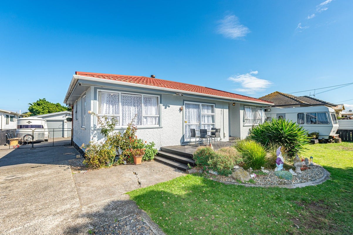 51 Thatcher Street, Castlecliff, Whanganui - Carousel 2