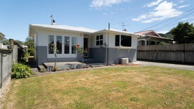 73 Pine Avenue, Ebdentown, Upper Hutt - Carousel 1