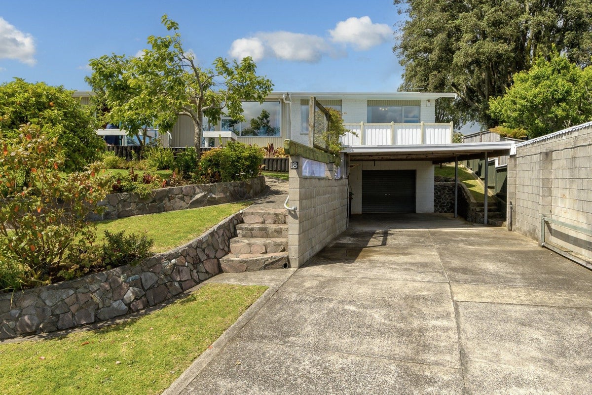 18 Chevron Drive, Bellevue, Tauranga - Carousel 1