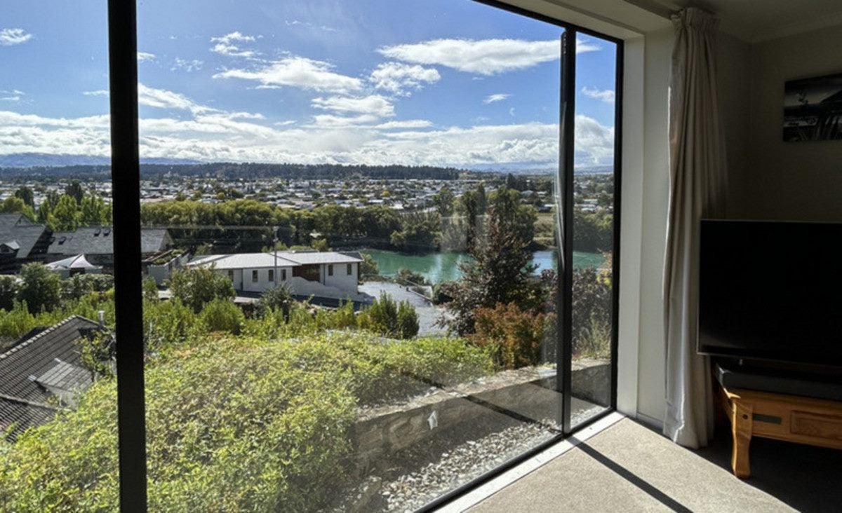 34 Earnscleugh Road, Bridge Hill, Alexandra - Carousel 1