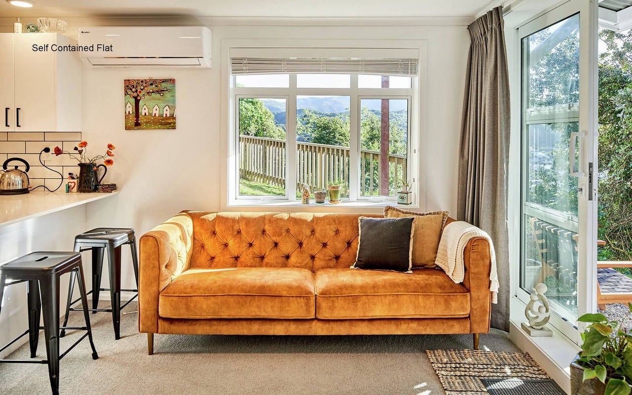 16 Hudson Street, Island Bay, Wellington - Carousel 1