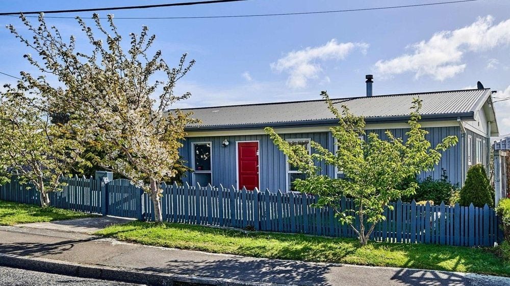 15 Tukanae Street, Strathmore Park, Wellington - Carousel 1