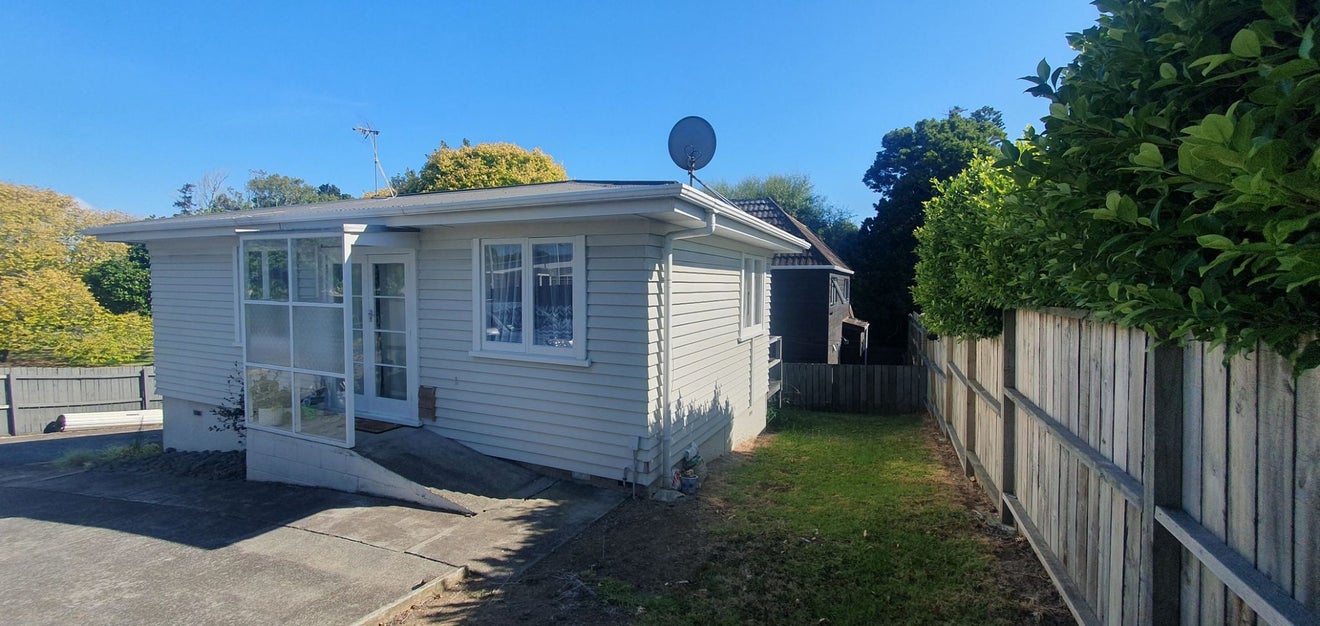 624 Pakuranga Road, Howick, Auckland - Carousel 1