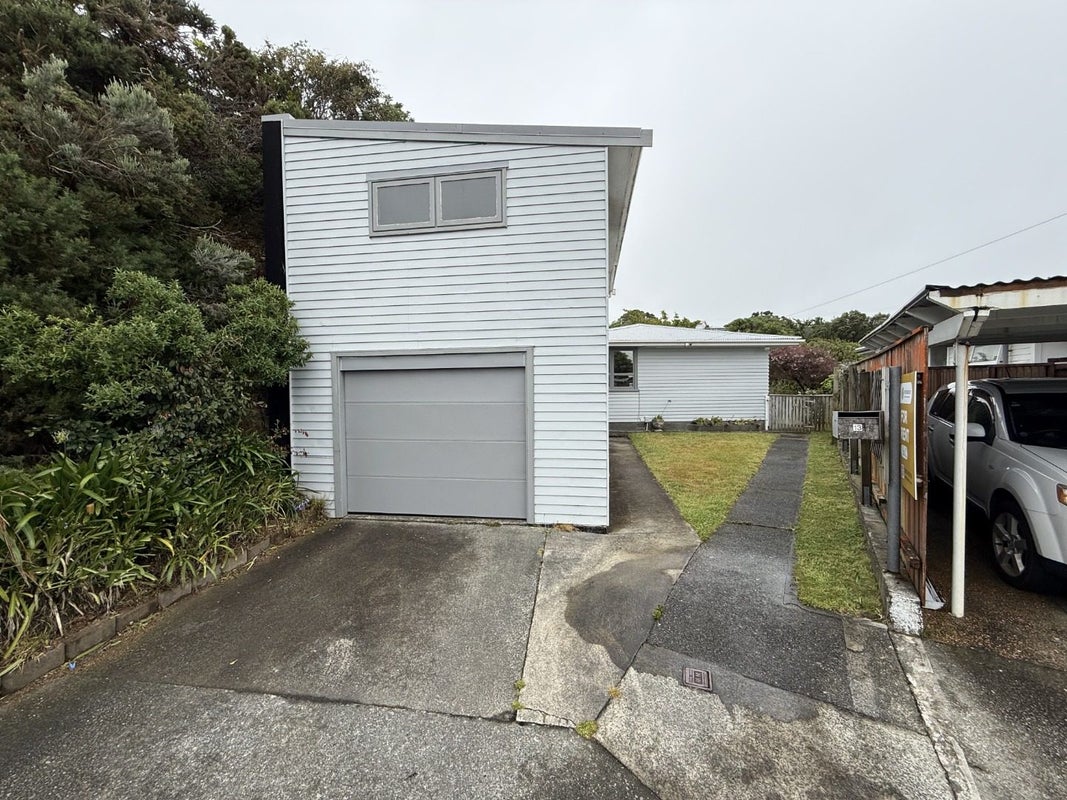 13 Jane Grove, Paparangi, Wellington - Carousel 1
