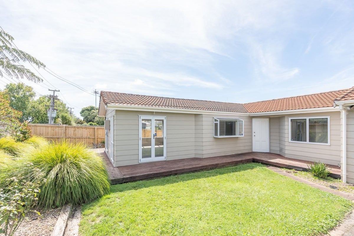 2 Masters Avenue, Hillcrest, Hamilton - Carousel 12