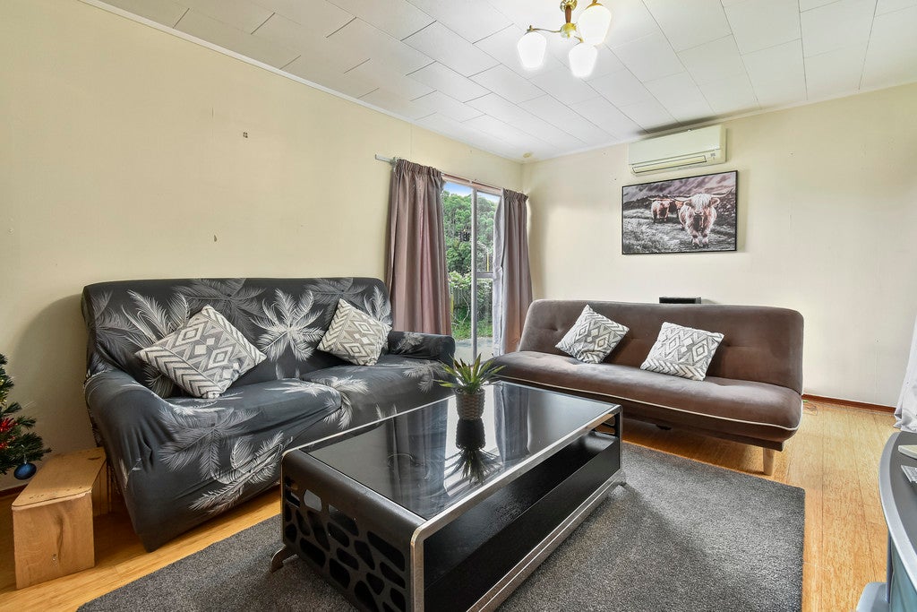 1/67 Te Irirangi Drive, Clover Park, Auckland - Carousel 2