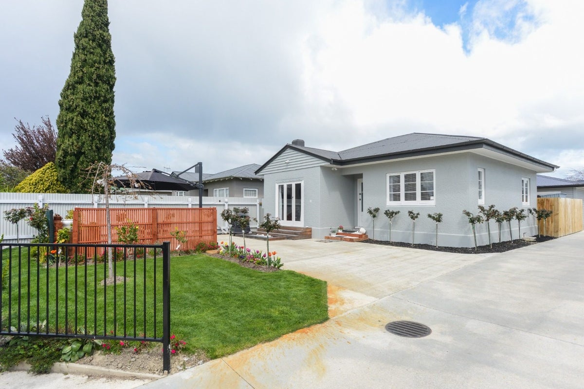 1 Tara Lane, Parkvale, Hastings - Carousel 1