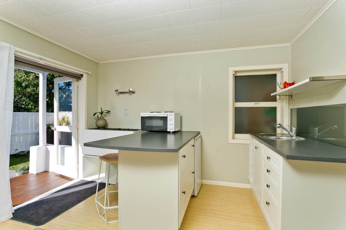 2/213 Lake Road, Belmont, Auckland - Carousel 23