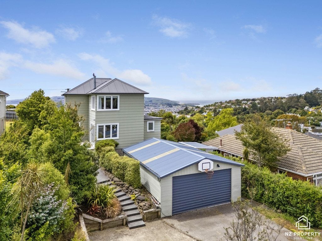 101 Riselaw Road, Calton Hill, Dunedin - Carousel 1