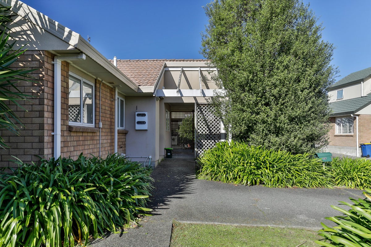 11 Central Park Drive, Te Atatu South, Auckland - Carousel 2