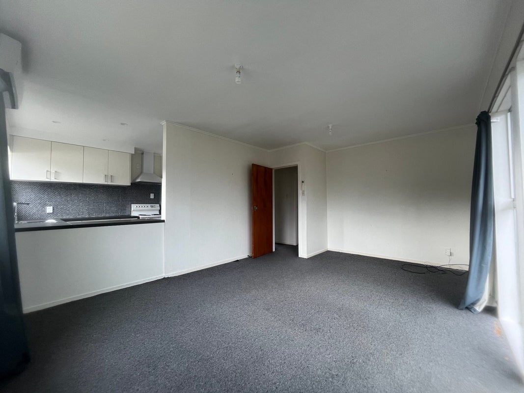 25A Chetwode Grove, Newlands, Wellington - Carousel 2