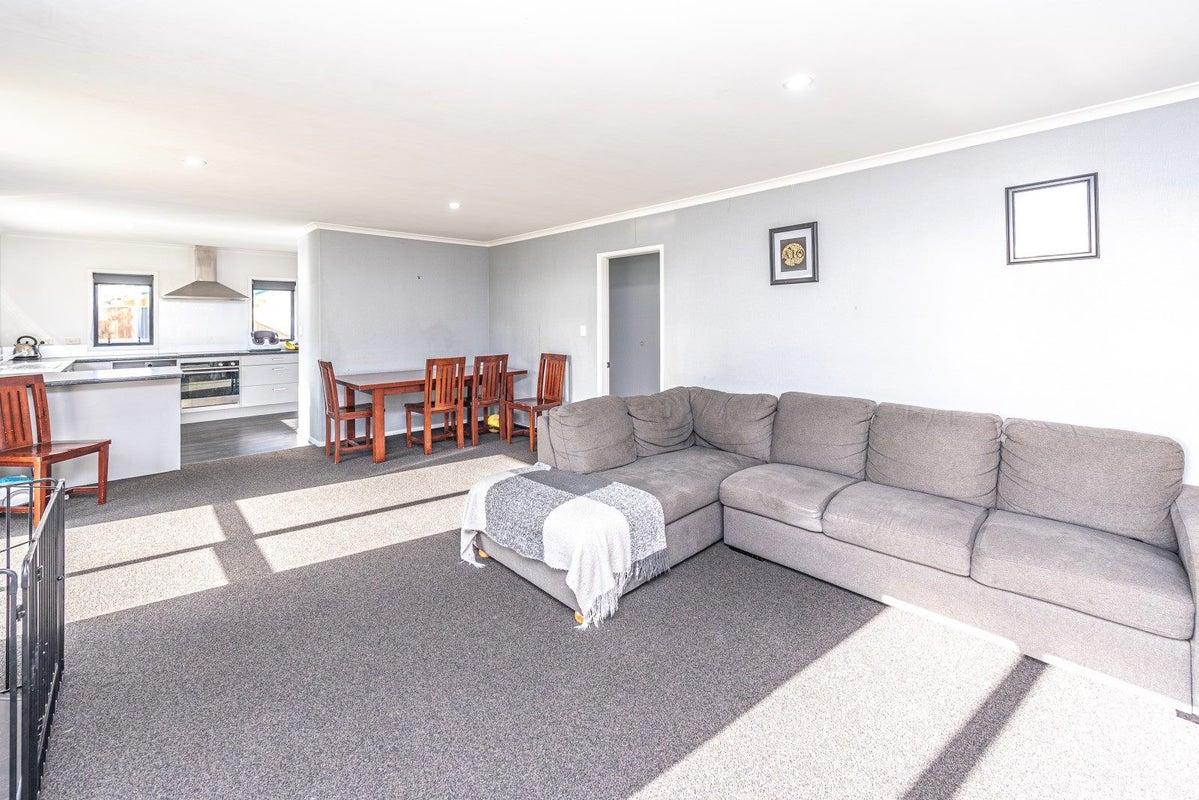 14A Lucknow Street, Aramoho, Whanganui - Carousel 2