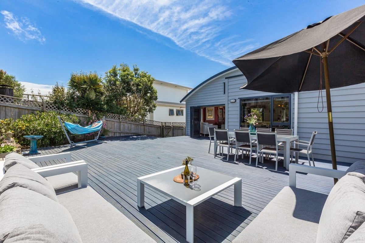 8 Bowsprit Way, Whitby, Porirua - Carousel 2