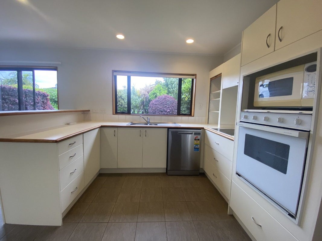 1/32 Riverside Road, Orewa, Orewa - Carousel 2