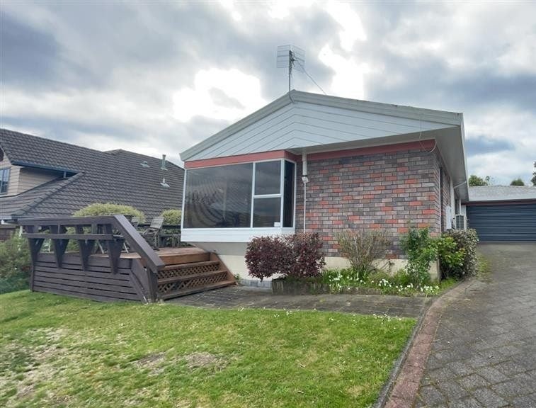 11 Gillam Crescent, Springfield, Rotorua - Carousel 1