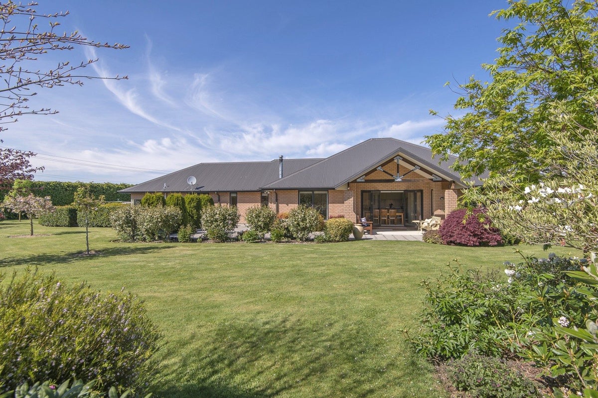 2 Kowhai Drive, Darfield, Darfield - Carousel 1