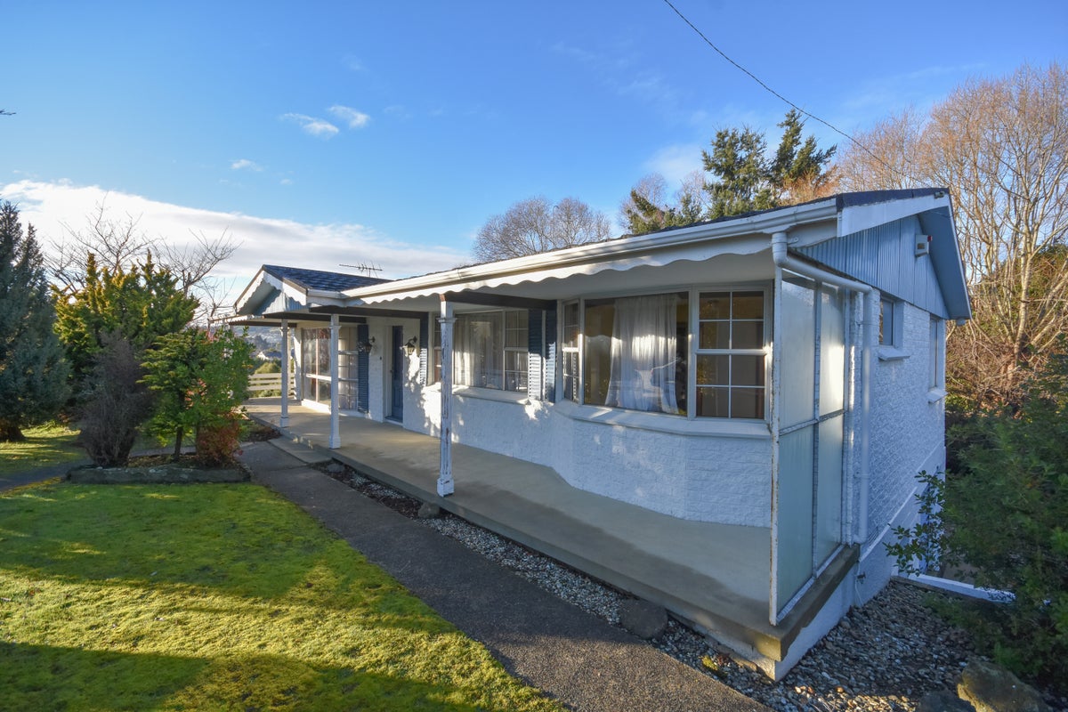 5 Main Road, Fairfield, Dunedin - Carousel 1