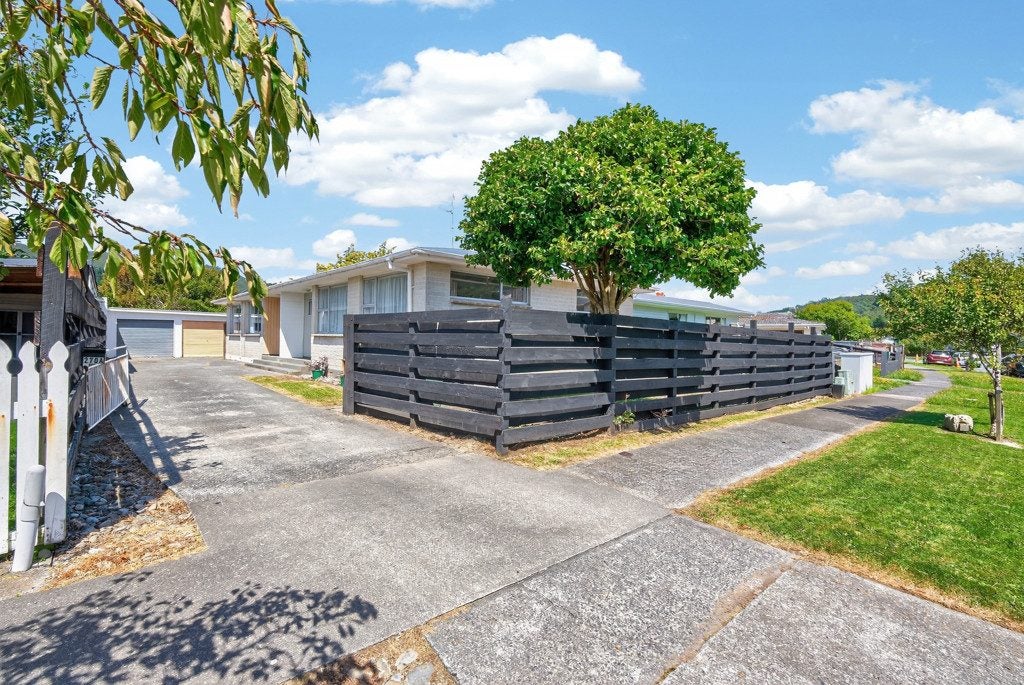 270A Wellington Road, Wainuiomata, Lower Hutt - Carousel 23