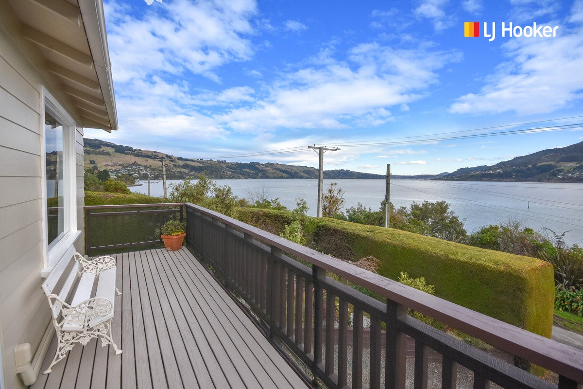6 Hinkley Terrace, Company Bay, Dunedin - Carousel 2