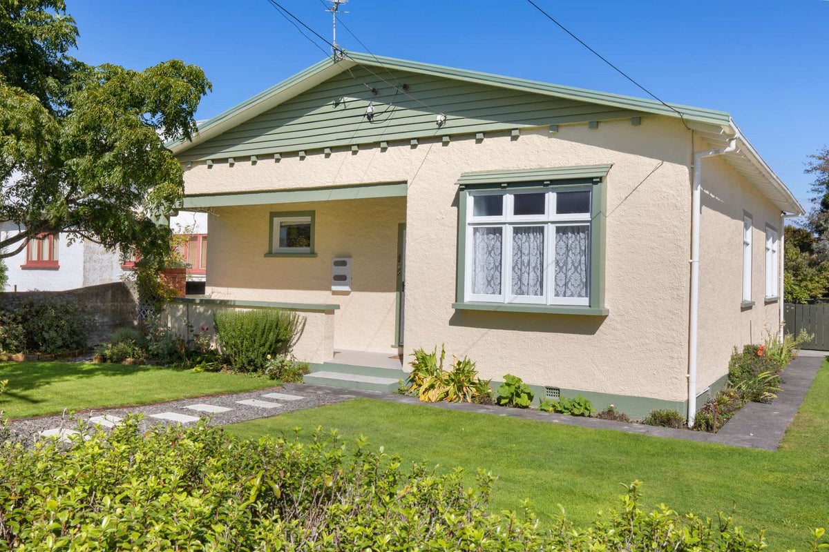 7 Mitchell Street, Aramoho, Whanganui - Carousel 2