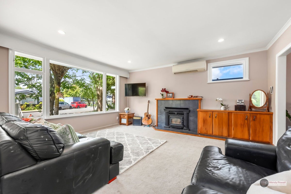 81 Owen Street, Belmont, Lower Hutt - Carousel 2