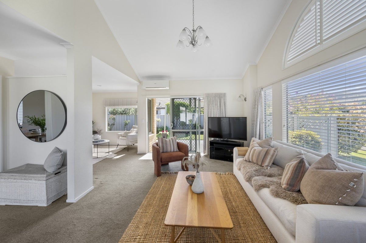 29 Beaufort Place, Taradale, Napier - Carousel 2