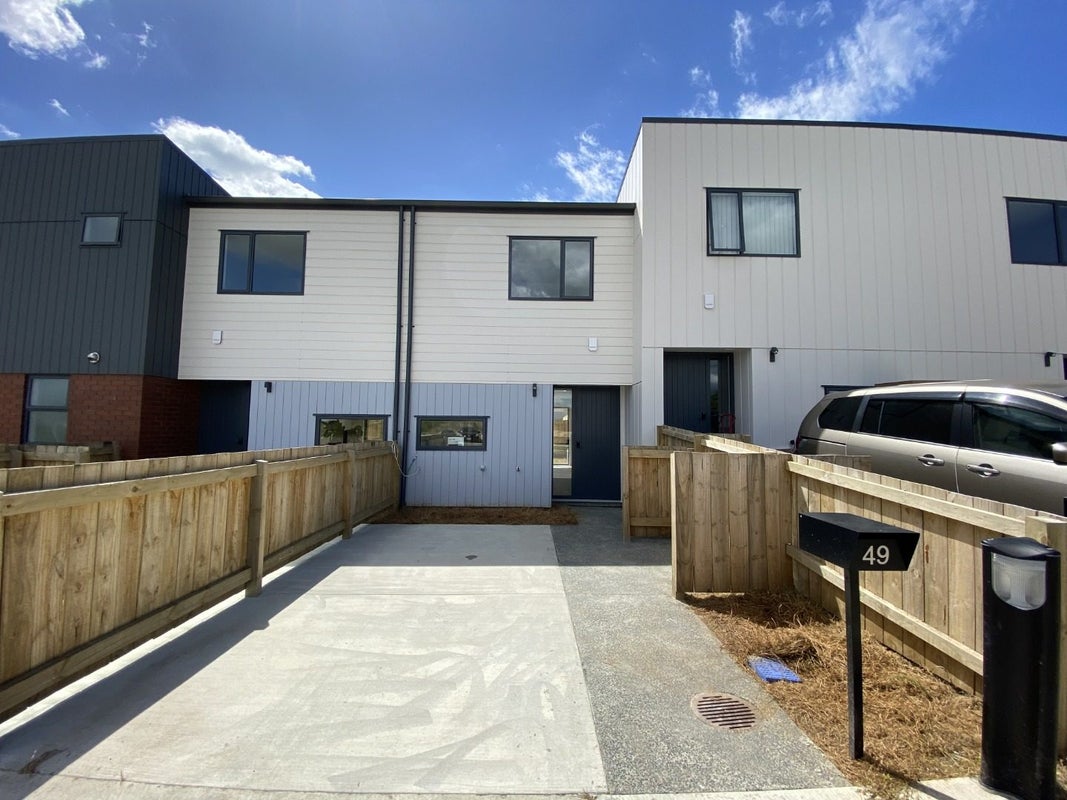 49 Clay Works Lane, New Lynn, Auckland - Carousel 1