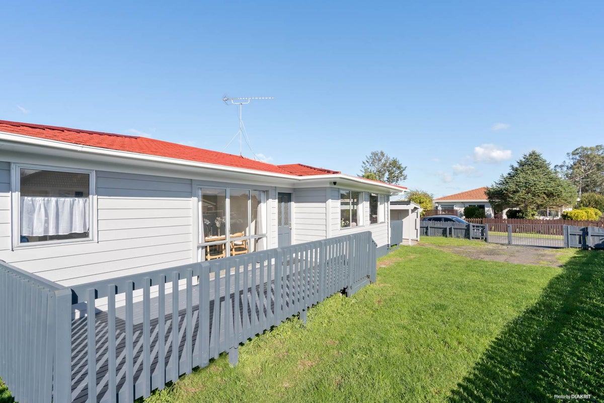 1/48 Trimdon Street, Randwick Park, Auckland - Carousel 1