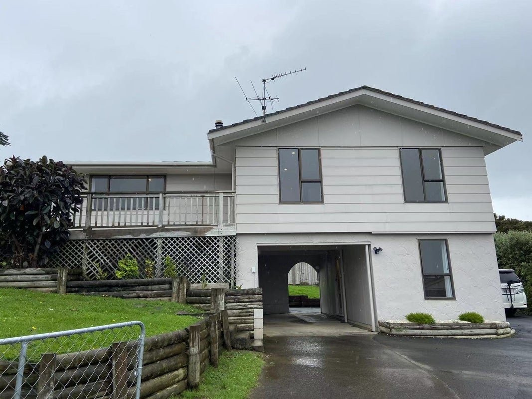 15 Woodhouse Place, West Harbour, Auckland - Carousel 1