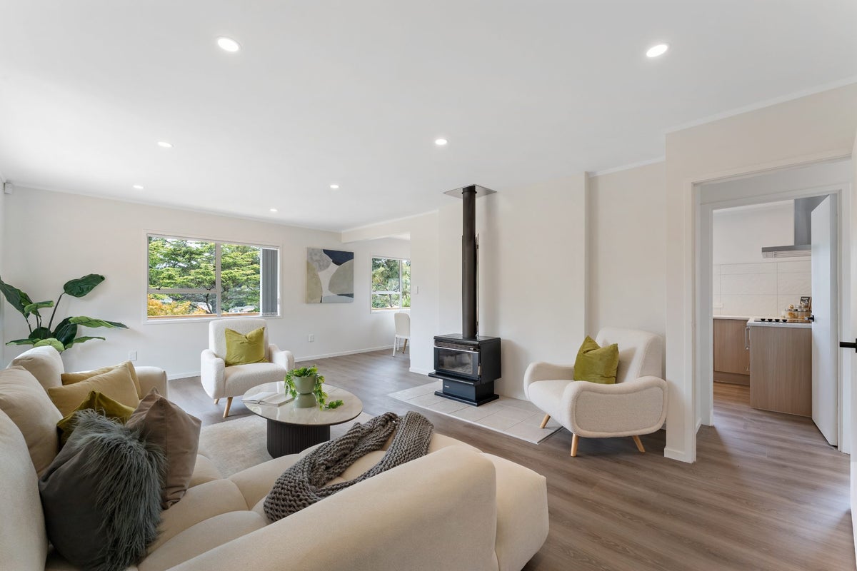 13 Helvetia Drive, Browns Bay, Auckland - Carousel 2