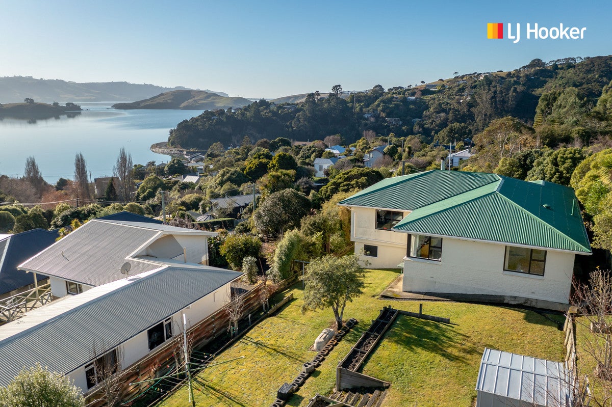 30 Frances Street, Broad Bay, Dunedin - Carousel 2