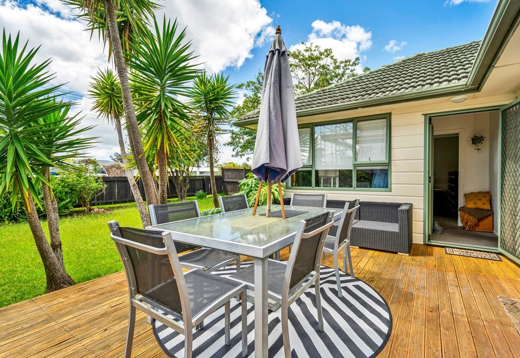 642 Te Atatu Road, Te Atatu Peninsula, Auckland - Carousel 1