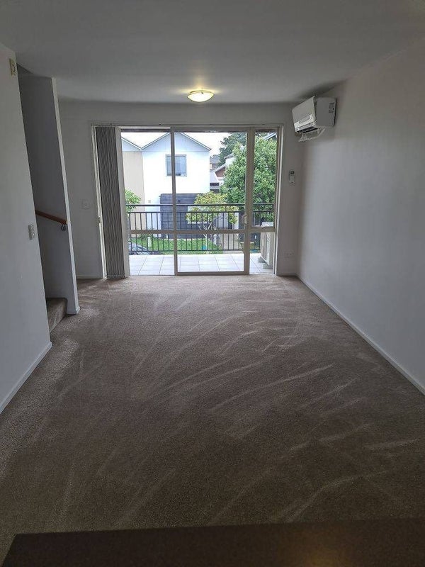 43 Kirikiri Lane, East Tamaki, Auckland - Carousel 2