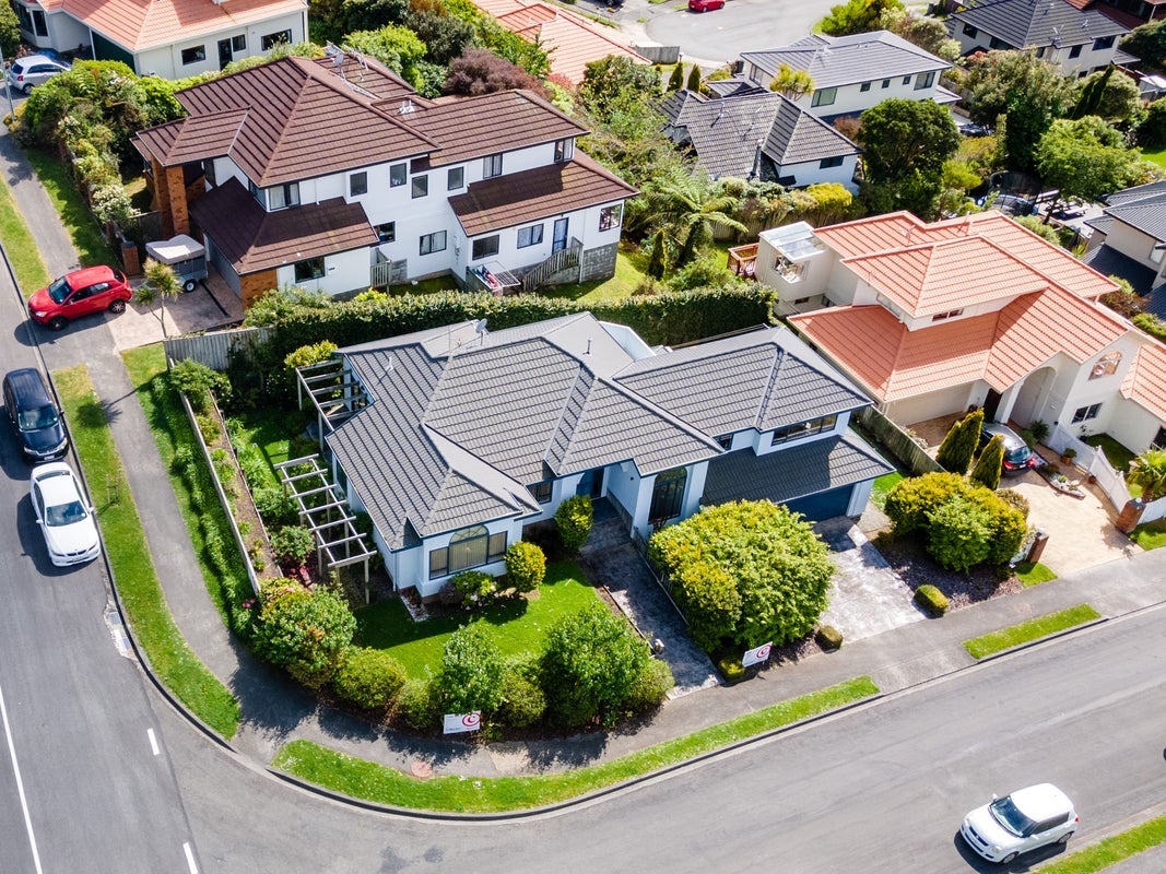 1 Radstock Grove, Churton Park, Wellington - Carousel 30