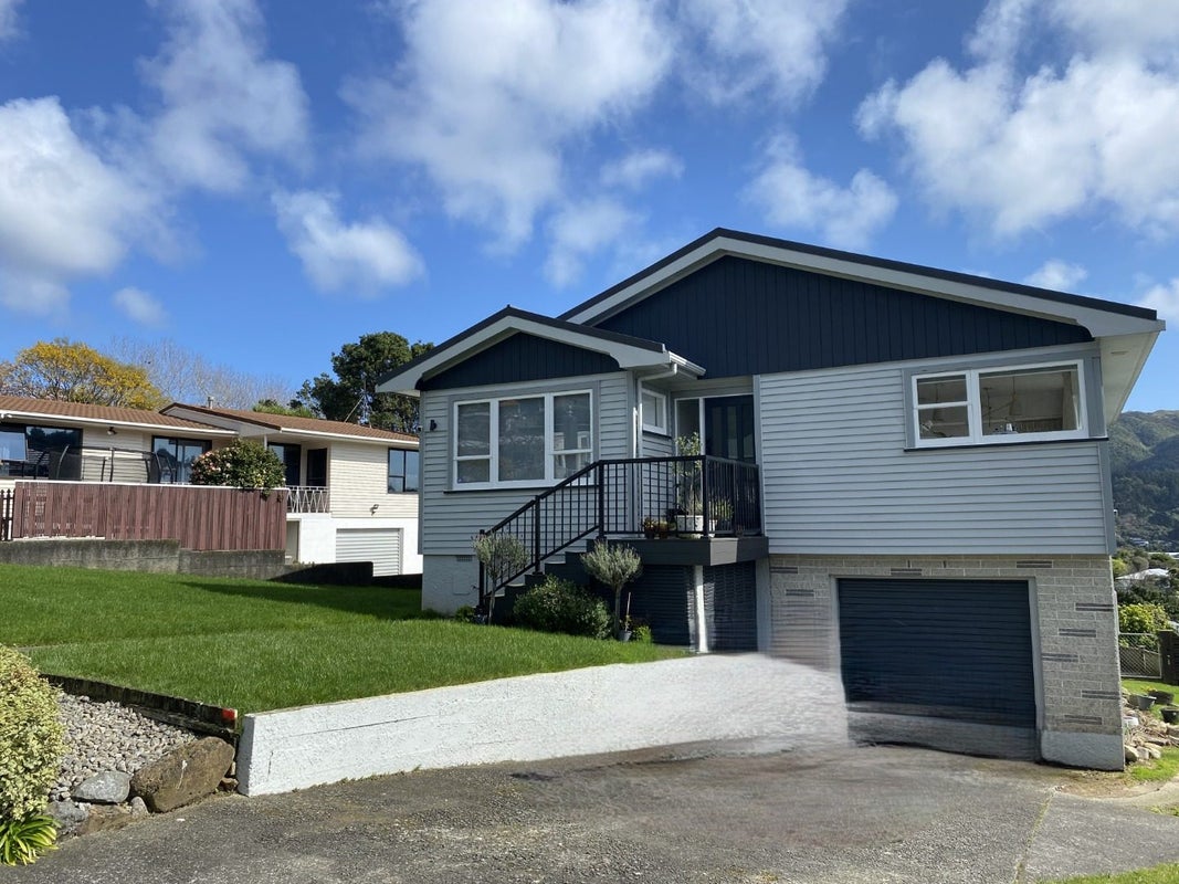 10 Woodman Drive, Tawa, Wellington - Carousel 1