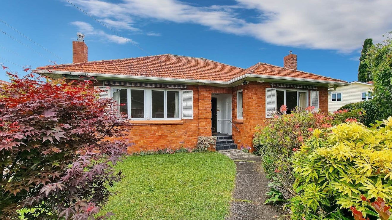 9 Hall Avenue, Regent, Whangarei - Carousel 1