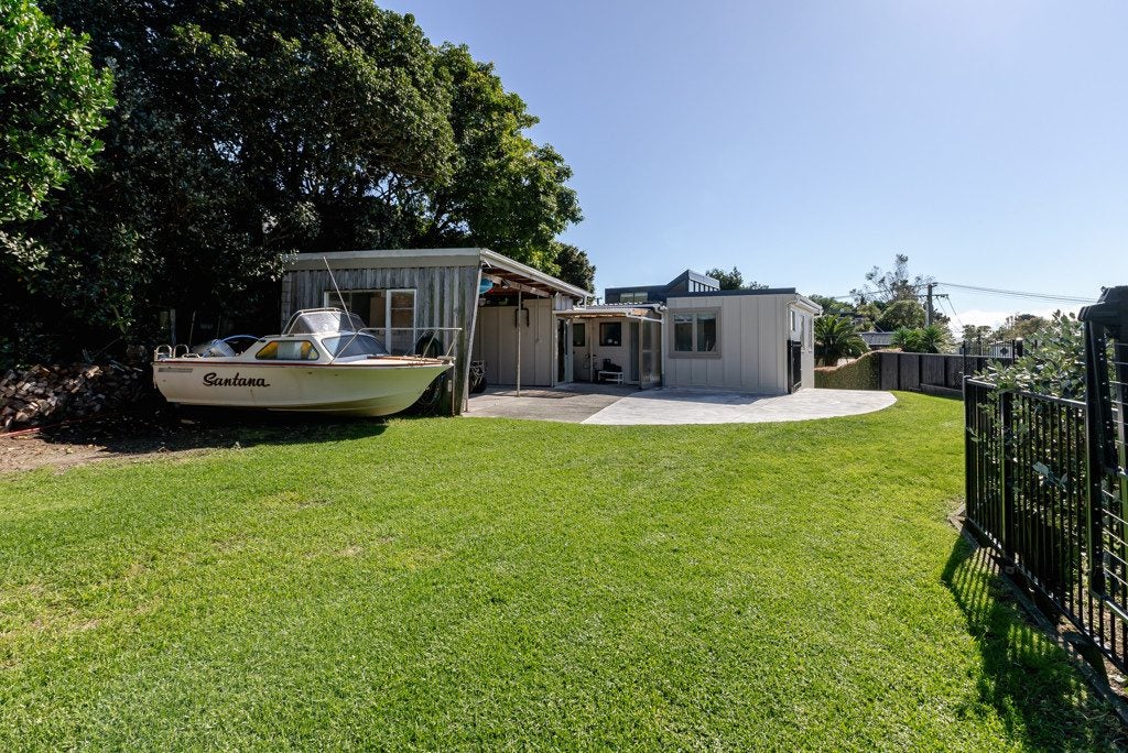 36 Tiromoana Road, Raumati South, Paraparaumu - Carousel 2