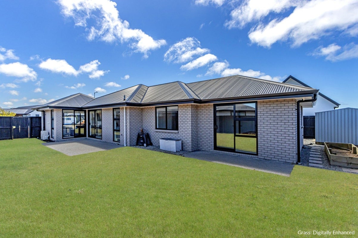 32 Evelyn Crescent, Marshland, Christchurch - Carousel 1