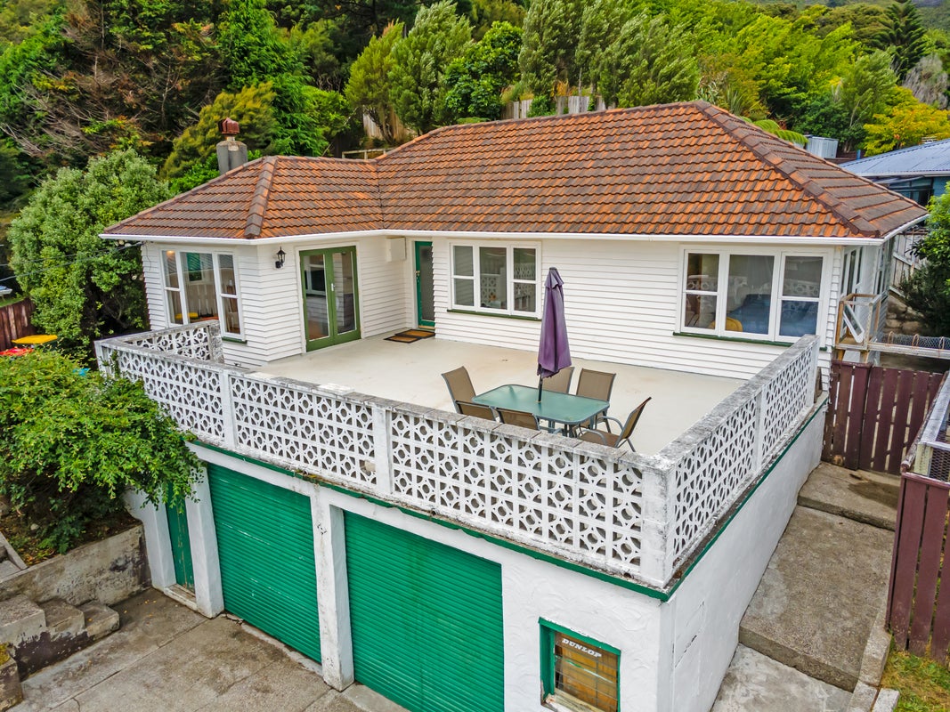 24 Pollard Street, Wainuiomata, Lower Hutt - Carousel 2