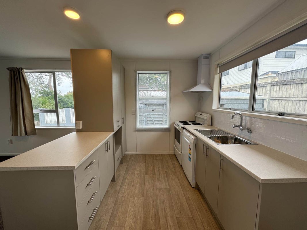 53 Gallony Avenue, Massey, Auckland - Carousel 1