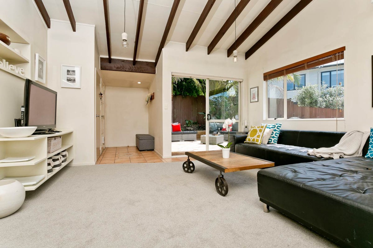 1/68 Lavery Place, Sunnynook, Auckland - Carousel 2