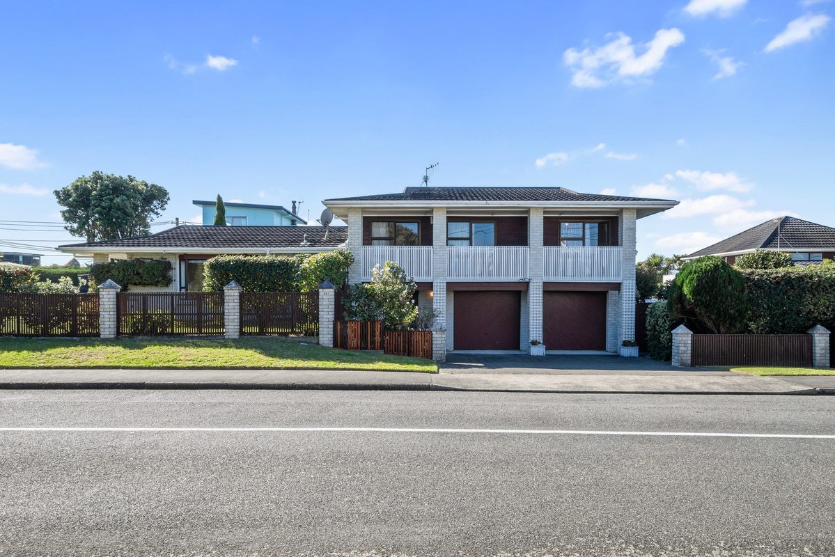 96 Manly Street, Paraparaumu Beach, Paraparaumu - Carousel 1