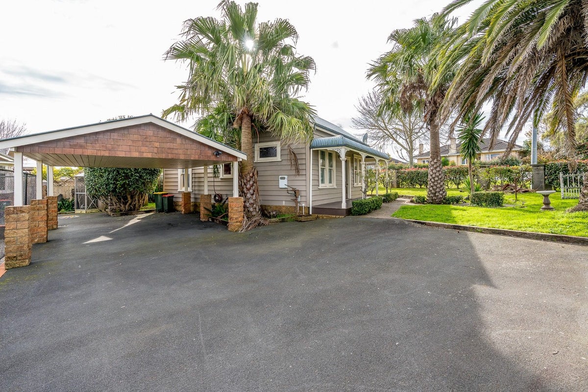 1 Knighton Road, Hillcrest, Hamilton - Carousel 19