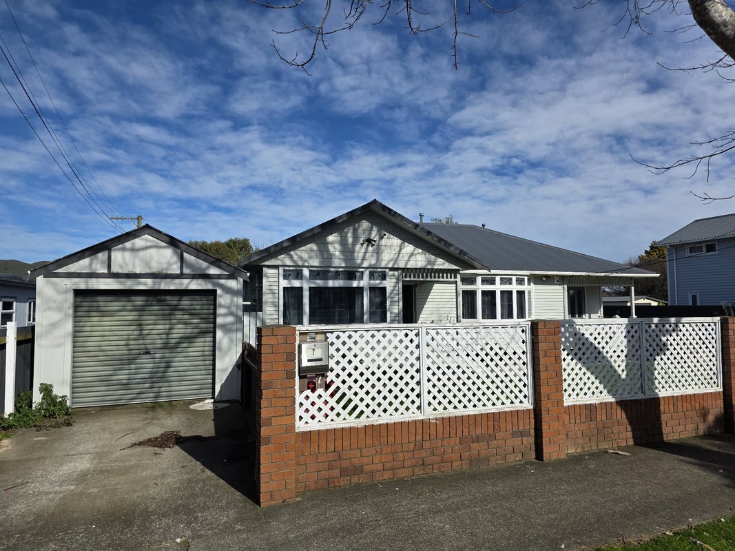7 Guiness Street, Avalon, Lower Hutt - Carousel 1