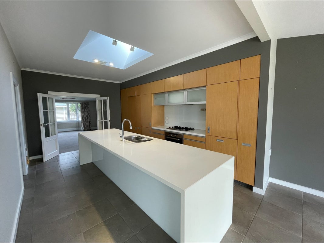 39 Hendon Street, Edgeware, Christchurch - Carousel 2