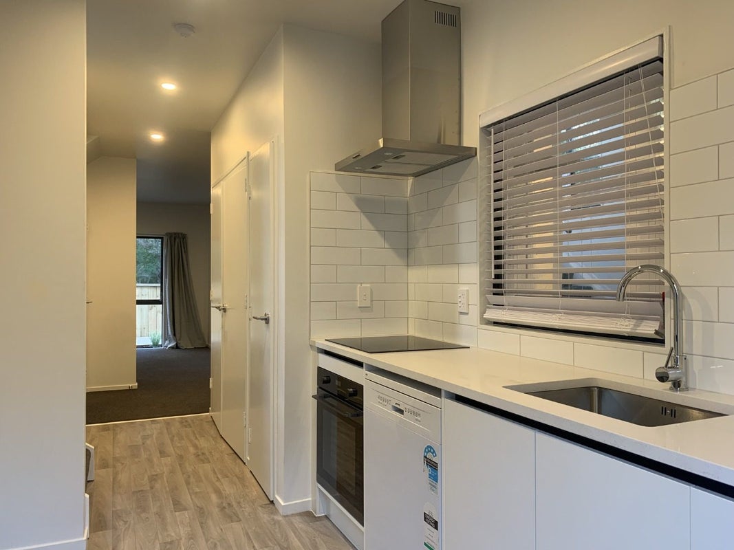 17 Sun Place, Henderson, Auckland - Carousel 16