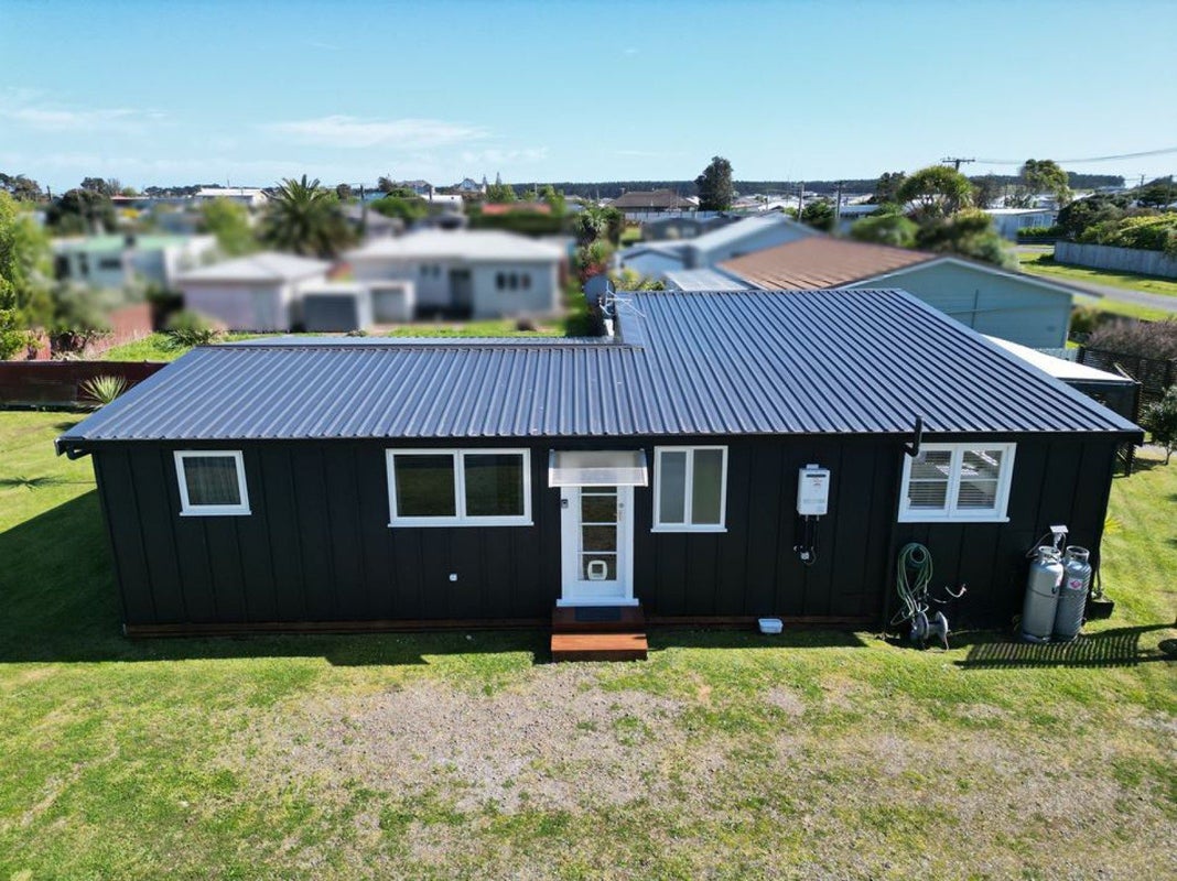 1 Andresen Street, Foxton Beach, Foxton - Carousel 32