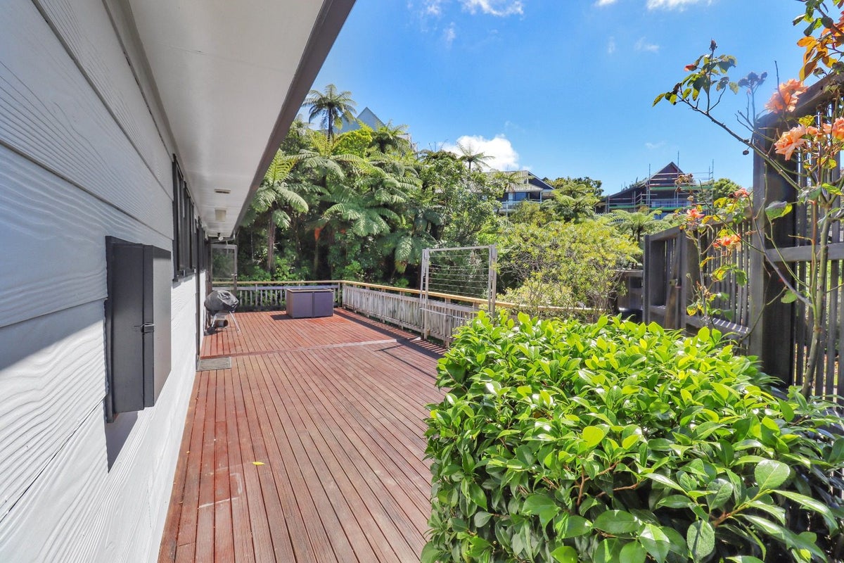 13 Picasso Grove, Belmont, Lower Hutt - Carousel 2