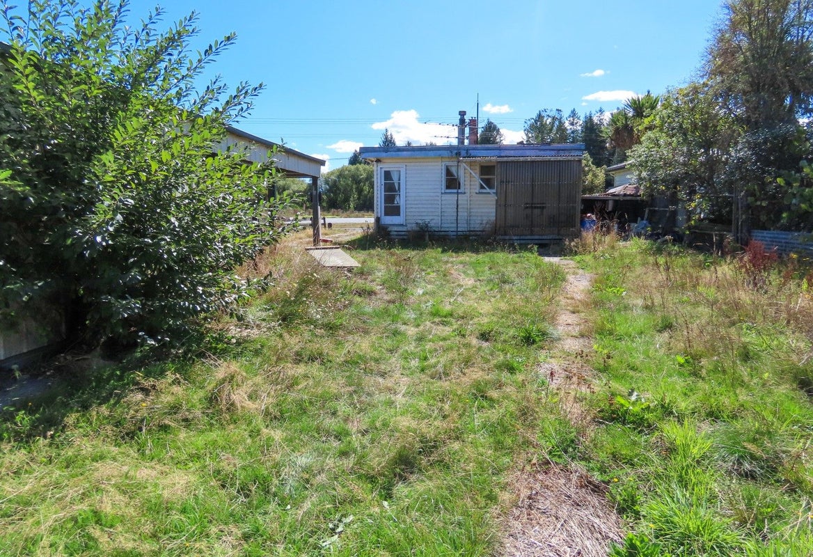 240 Ikamatua, IKAMATUA, TOTARA FLAT - Carousel 16