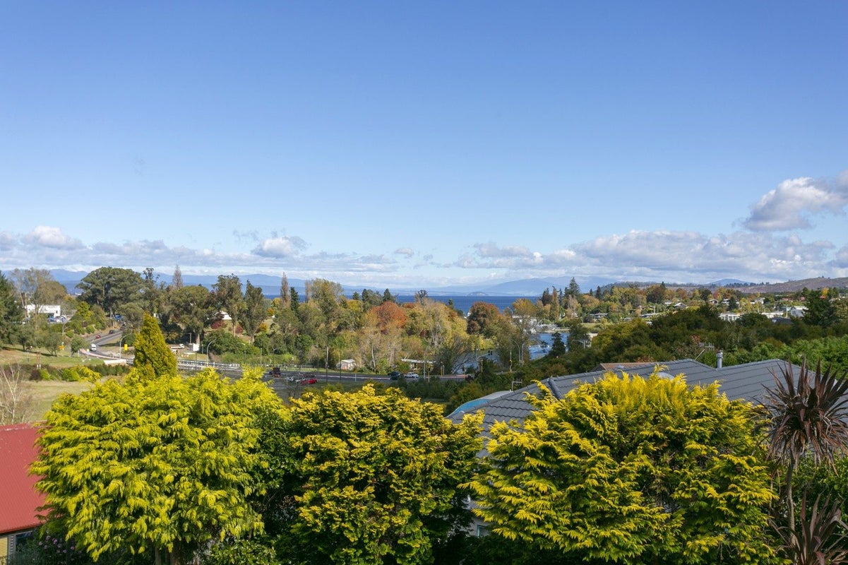 2/17 Rhodes Fall, Rangatira Park, Taupo - Carousel 2